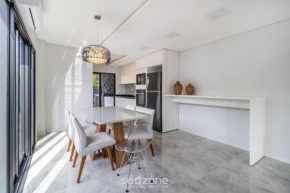 Casa duplex c/ churrasqueira em Campeche RXN0001